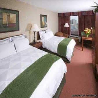 Rodeway Inn Акрон Екстер'єр фото